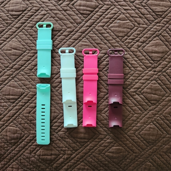 FITBIT COMPATIBLE CHARGE 3 & 4 LOT OF 4 BANDS - Picture 3 of 4